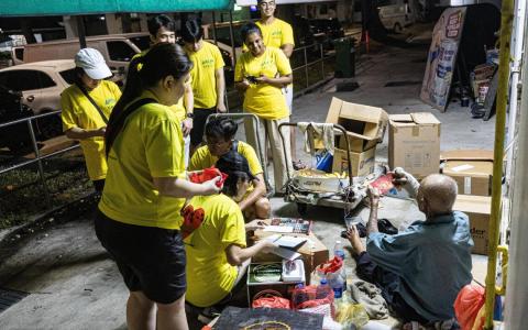 【早镜头】从改造庇护所到夜间咖啡馆 社群齐心助街友