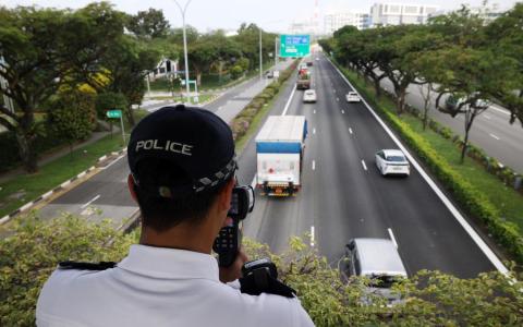 涉超速驾驶重型车辆 14名男子星期二被控 