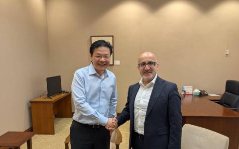 黄总理会晤巴勒斯坦权力机构财长 重申继续协助制度建设