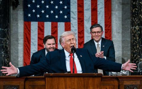 特朗普发表国情咨文 自诩领导美国开启“黄金时代”