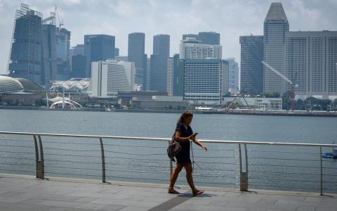 悲观描绘去年经济为选举？黄总理：不应为政治分数小看各方贡献