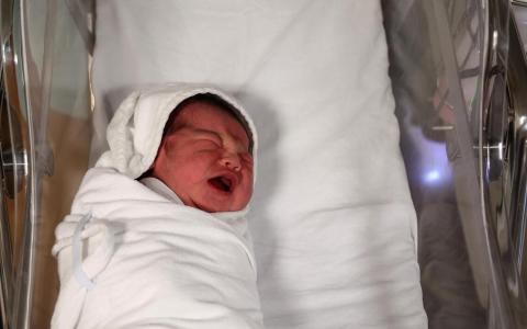 我国去年居民整体生育率仅0.87写新低 政府成立工作组重塑婚育观