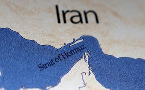 霍尔木兹海峡遇袭，全球航运危机加剧，OPEC+难以弥补供应缺口。（路透社）