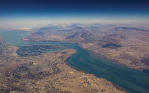 伊朗最大岛格什姆岛位于霍尔木兹海峡北侧。（路透社）