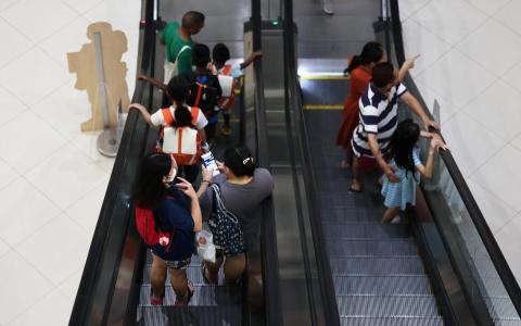 谨慎评估补习广告指导原则 教育部将开展对话缓解成绩焦虑