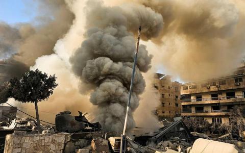 3月3日，以色列空袭贝鲁特南部郊区，现场升起浓烟。（法新社）