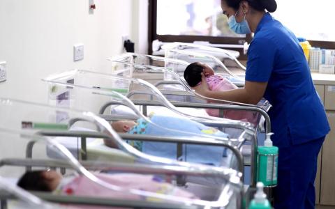 加强第三胎优先购屋计划 保留更多新组屋给大家庭