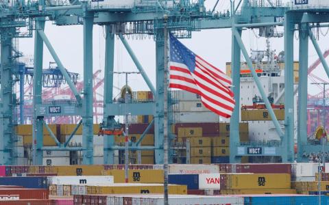 美国际贸易法院裁定 政府须停征与退还违宪关税 