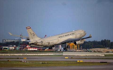 新加坡安排两趟军机赴沙特 接载滞留当地公民回国