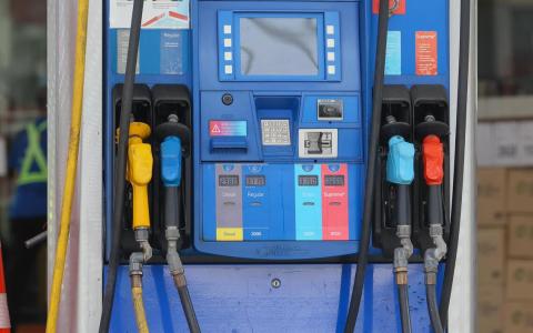 本地油站汽油零售价再上调 95辛烷值汽油每公升3.15元