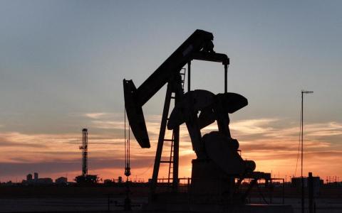 油价两天暴涨后暴跌 市场近期走势更难判断