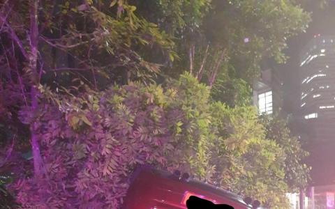 涉飙时速221公里造成连环车祸 六人被控危险驾驶