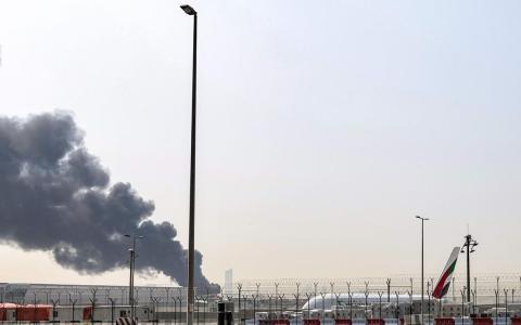 伊朗否认寻求停火 称准备战斗到底