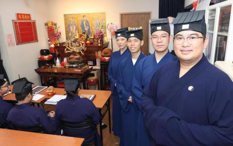 新加坡全真教化协会迎10周年 四洋人完成仪式成新道士