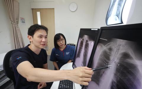 结核病筛查中心引入AI“读片助手” 提升阅片精准度和效率