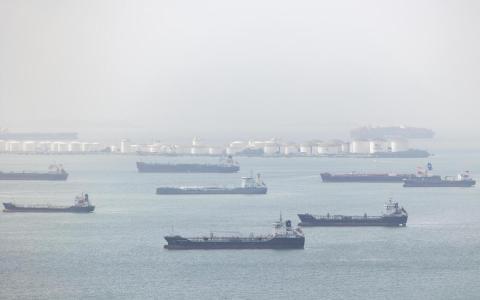 中东冲突致亚洲港锚地船只大增 港务集团：新加坡暂不拥堵