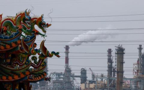 中东战火引发“万物荒” 亚洲制造业首当其冲