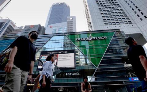 人力部长陈诗龙医生本月初在国会辩论人力部开支预算时宣布，2027年1月将推出全新的顶级专才准证（人工智能与科技），取代2021年推出的科技准证。　（王彦燕摄）