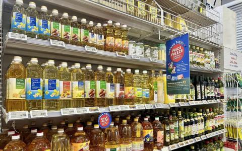 平价超市冻结百种必需品价格 助民众减轻生活压力