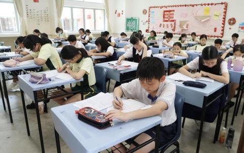 华文大比拼4月25日举行决赛 12中小学一决高下