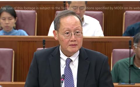 主管能源与科技事务的人力部长陈诗龙医生，虽然没在4月7日发表部长声明，却回答了一箩筐问题。（国会直播视频截图）