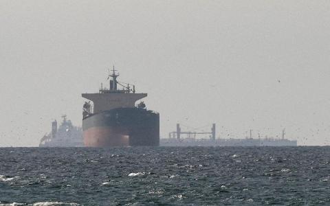 我国不与伊朗谈判船只通行权 学者：旨在强调霍尔木兹海峡“国际属性”