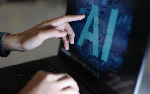 本地岗位招聘需AI技能占比全球最高 研究员密度世界第二