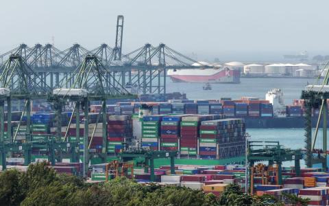 贸工部向美国表明 新加坡对美国出口并非产能过剩造成