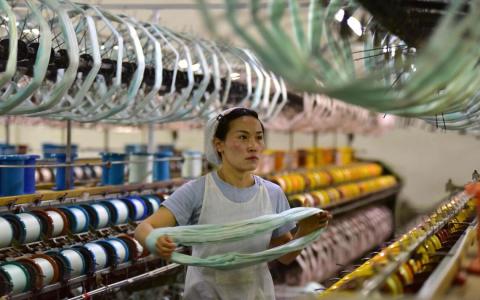 中国经济首季超预期增5% 中东战事冲击或形成下行压力