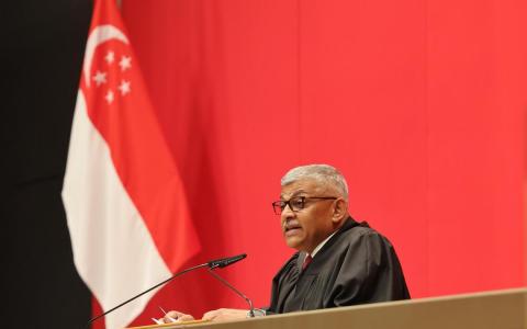 人工智能冲击法律界 梅达顺：初级律师首当其冲 培训模式面临重塑