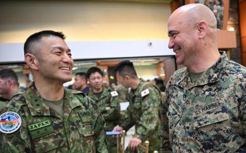 美菲启动历来最大规模“肩并肩”军演 日本首次派兵参与 