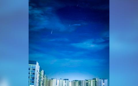 天琴座流星雨划狮城夜空 让人停下脚步仰望