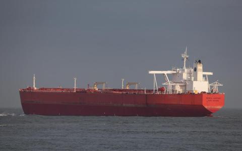 海运专家：更多船成“幽灵船” 霍尔木兹海峡结局或非全开