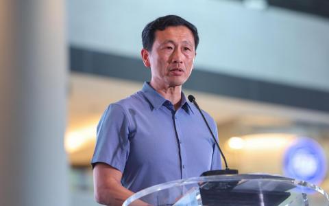 社会政策统筹部长兼保健卫生部长王乙康星期六（4月25日）为新加坡文Fun节主持开幕致辞时，强调母语教育的重要。（白艳琳摄）