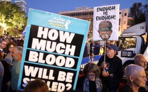 美伊对峙赌谁先眨眼：特朗普拒“空谈” 德黑兰坚持先解封