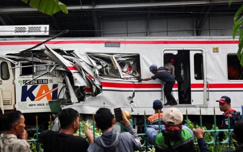 印尼火车追尾酿至少15死88伤