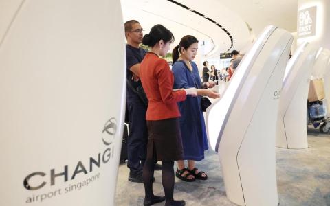 樟宜机场推新服务 旅客可在指定酒店预办登机托运行李