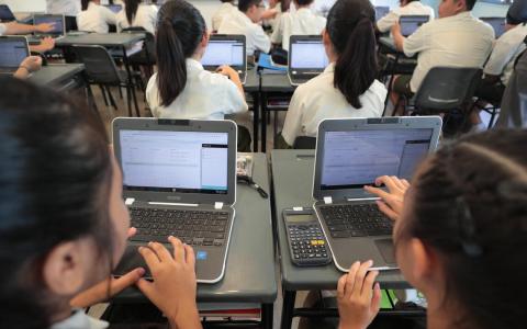 避免学生失去思考能力 李智陞：教育部AI工具不会直接“喂答案”