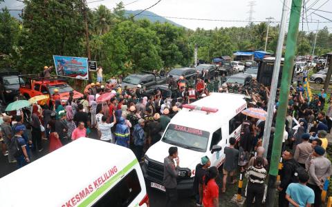 两新加坡死者遗体寻获 印尼火山搜救工作结束