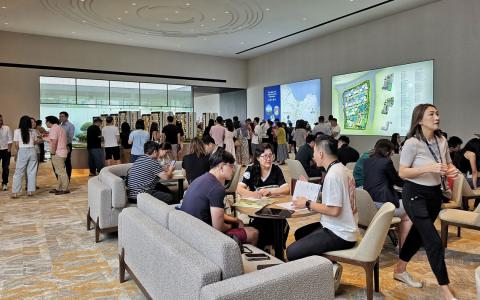 位于淡滨尼95街的执行共管公寓（EC）项目悦湖轩（Rivelle Tampines）反应火热。（新明日报）
