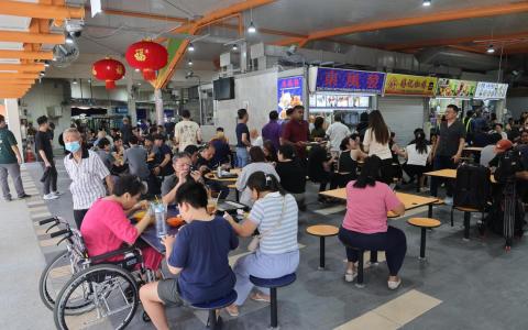 ABC砖厂巴刹熟食中心重开 环境升级获好评 食客关注价格变化