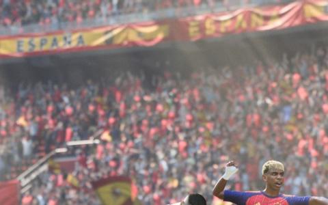 EA Sports FC看好西班牙第二次捧起世界杯冠军奖杯。（取自EA Sports FC社媒）