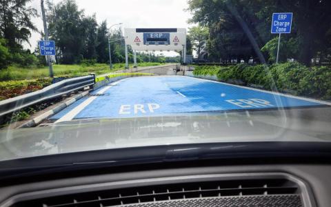 ERP2启用后 车辆驶入收费区前OBU显示屏会发出提示