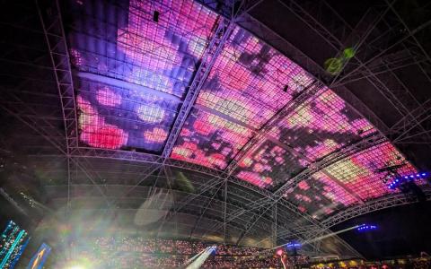加冷汇在去年韩国女团Blackpink的演唱会中，加入“屋顶”元素，为粉丝带来不同体验。（加冷汇提供）