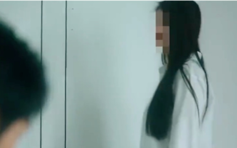 滴露在中国市场发布的一则消毒液广告，出现“没被别的男人污染过”“我可以不是第一次，但我未来的老婆可不行”等表述，被指责物化、侮辱女性。（互联网）