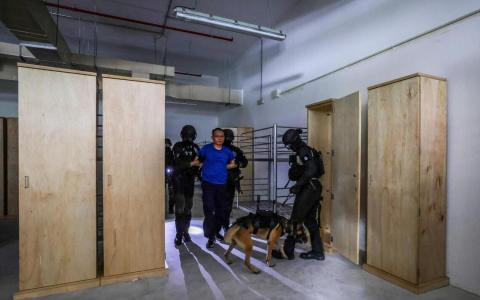从警犬视角辨识目标 警方试用摄像系统提升警犬战术搜索能力