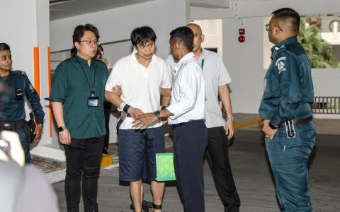 涉本地最大丧尸烟弹走私案 两新加坡男被查获1111个烟弹