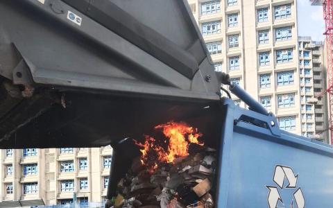 半年逾七起垃圾车起火事故 锂离子电池或成“隐藏炸弹”