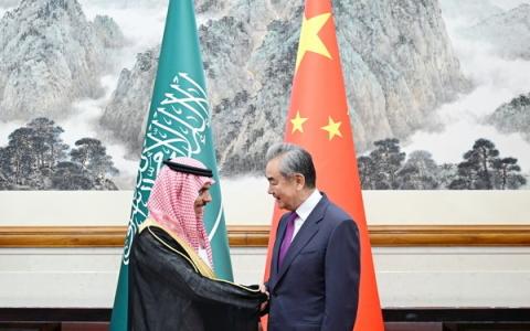 中国外长王毅与沙特阿拉伯外长费萨尔星期二（6月30日）在北京举行会谈。（中国外交部官网）
