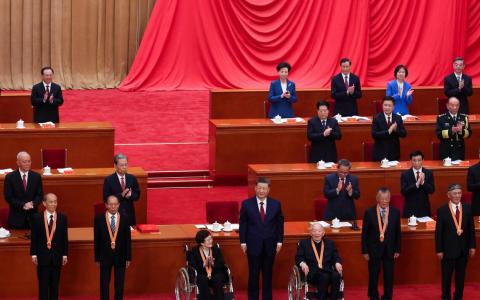 习近平中共党庆讲话：准备经受惊涛骇浪考验 誓清除侵蚀党肌体病毒